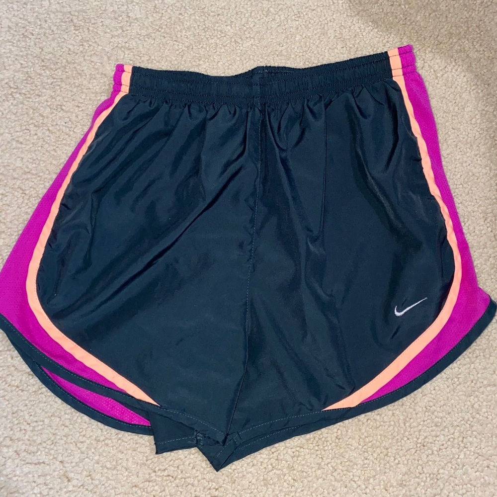 Nike Women’s Tempo Shorts